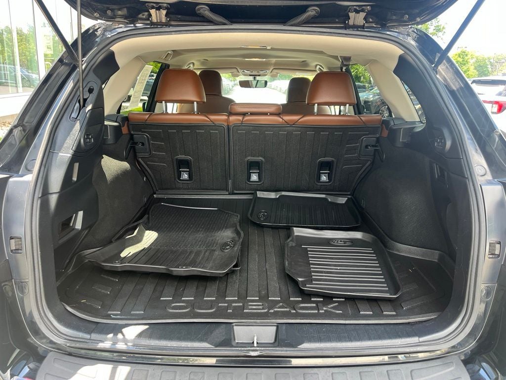 2018 Subaru Outback 2.5i Touring | Power Moonroof | BLIS | Adaptive Cruise