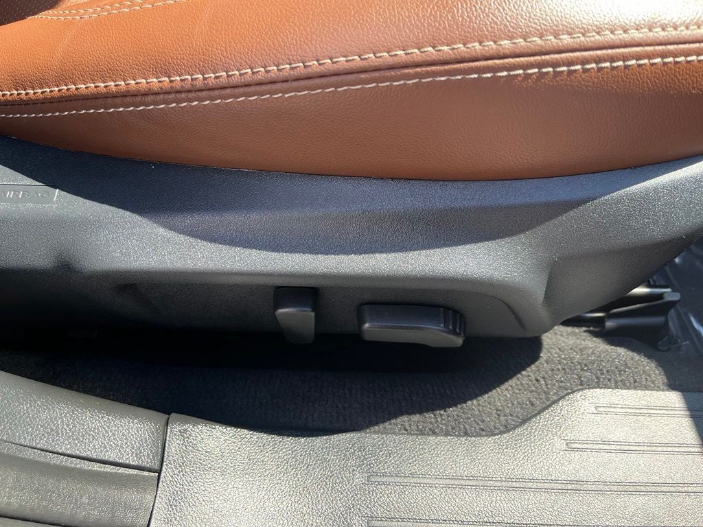 2018 Subaru Outback 2.5i Touring | Power Moonroof | BLIS | Adaptive Cruise