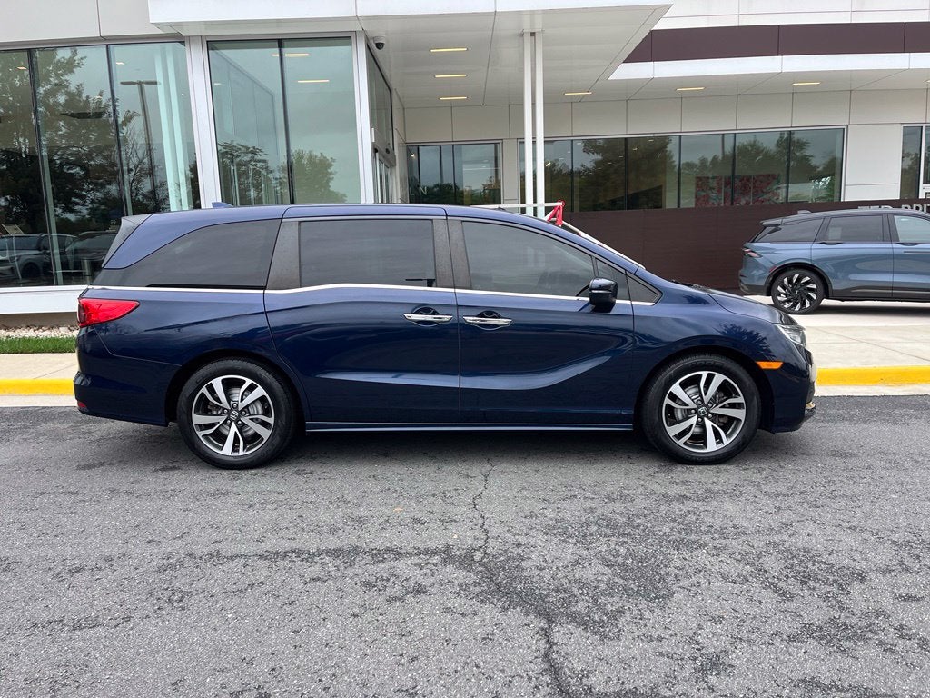 2021 Honda Odyssey Touring | Nav | Moonroof | BLIS | Heated Seats