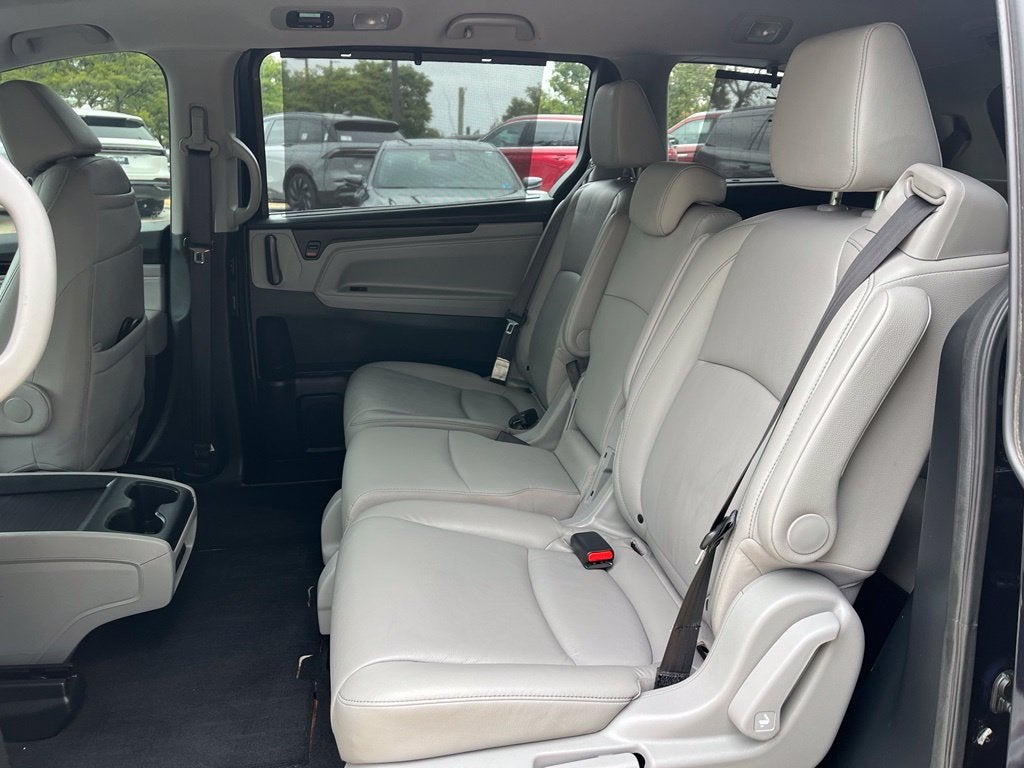 2021 Honda Odyssey Touring | Nav | Moonroof | BLIS | Heated Seats