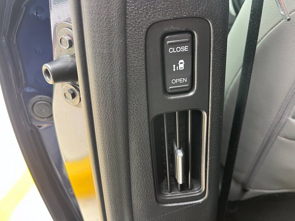 2021 Honda Odyssey Touring | Nav | Moonroof | BLIS | Heated Seats