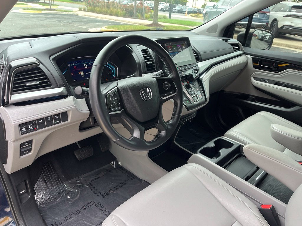 2021 Honda Odyssey Touring | Nav | Moonroof | BLIS | Heated Seats