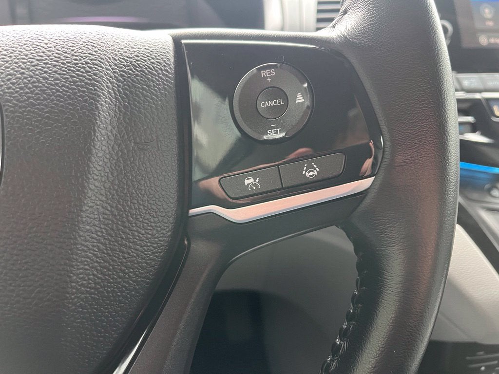 2021 Honda Odyssey Touring | Nav | Moonroof | BLIS | Heated Seats