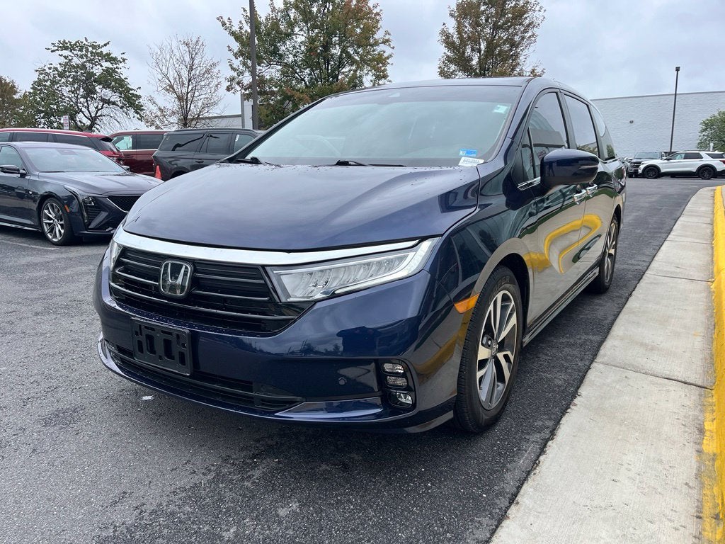2021 Honda Odyssey Touring | Nav | Moonroof | BLIS | Heated Seats