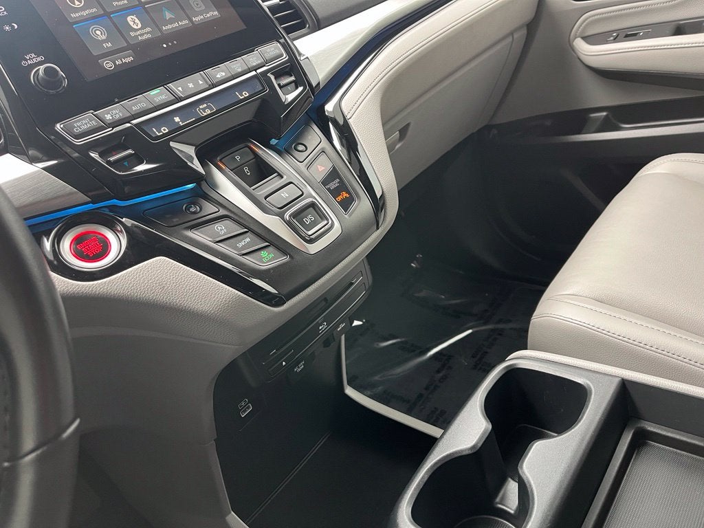 2021 Honda Odyssey Touring | Nav | Moonroof | BLIS | Heated Seats