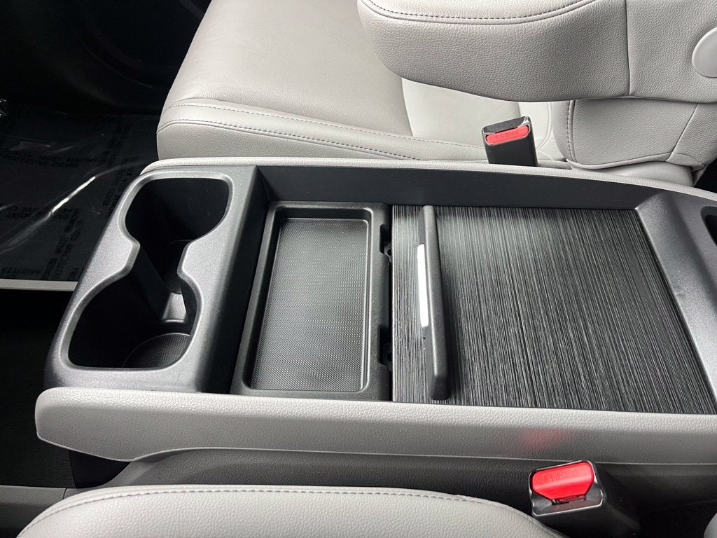2021 Honda Odyssey Touring | Nav | Moonroof | BLIS | Heated Seats