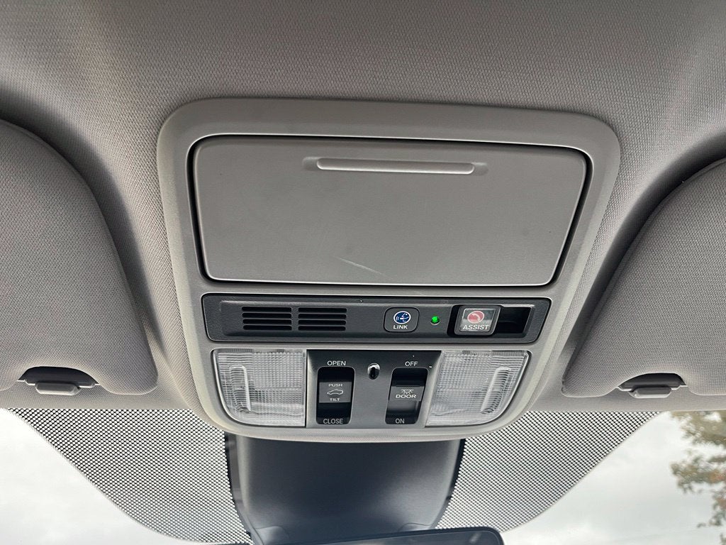 2021 Honda Odyssey Touring | Nav | Moonroof | BLIS | Heated Seats
