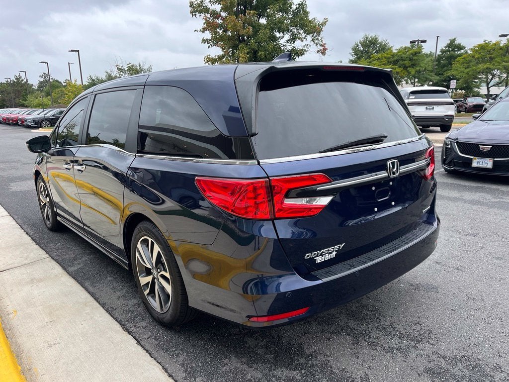2021 Honda Odyssey Touring | Nav | Moonroof | BLIS | Heated Seats