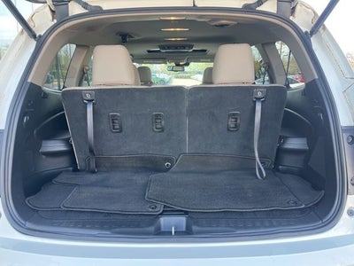 2016 Honda Pilot Touring AWD | Moonroof | Heated Seats | Power Lifgtgate