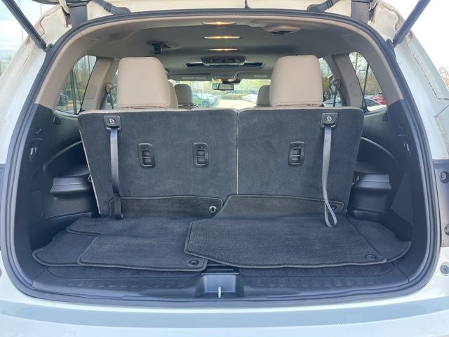 2016 Honda Pilot Touring AWD | Moonroof | Heated Seats | Power Lifgtgate