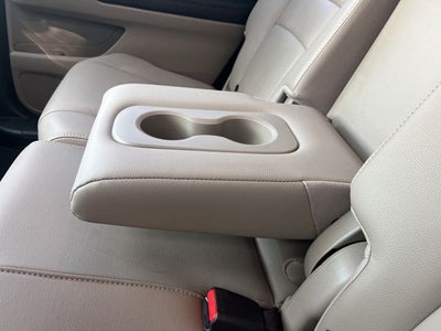 2016 Honda Pilot Touring AWD | Moonroof | Heated Seats | Power Lifgtgate