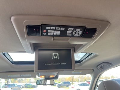 2016 Honda Pilot Touring AWD | Moonroof | Heated Seats | Power Lifgtgate