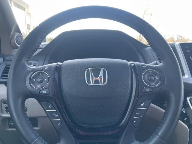 2016 Honda Pilot Touring AWD | Moonroof | Heated Seats | Power Lifgtgate