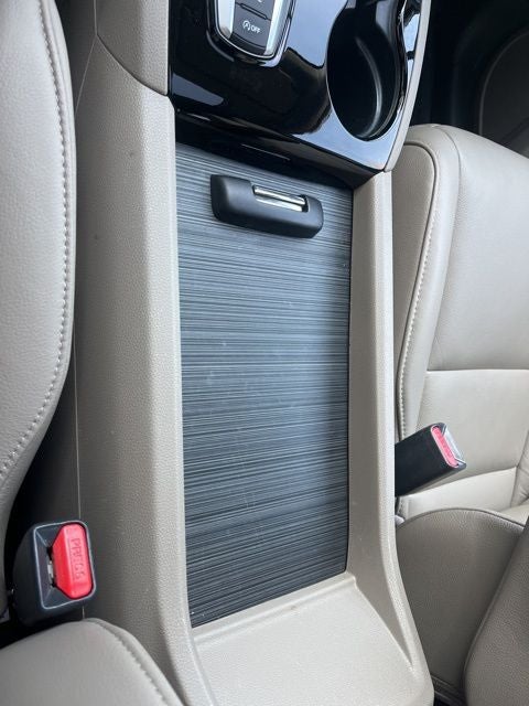 2016 Honda Pilot Touring AWD | Moonroof | Heated Seats | Power Lifgtgate