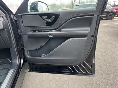 2025 Lincoln Aviator Livery AWD | Pano Roof | 360 Camera | BLIS | BlueCruise