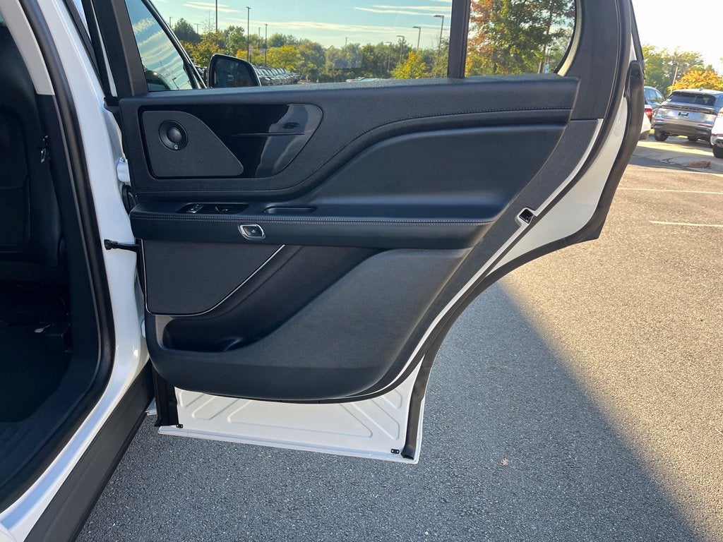 2026 Lincoln Aviator Premiere III AWD | Pano Roof | HUD | 360 Cam | LKAS