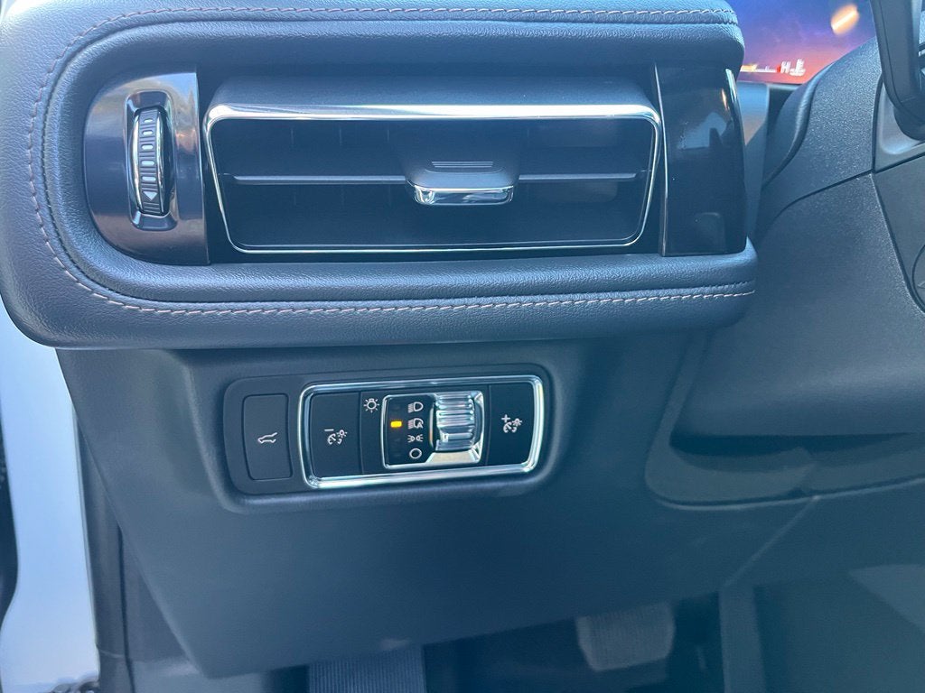 2026 Lincoln Aviator Premiere III AWD | Pano Roof | HUD | 360 Cam | LKAS