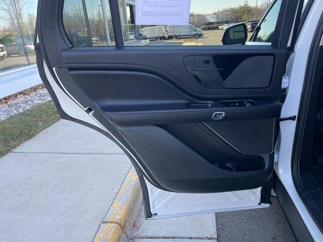 2024 Lincoln Aviator Premiere 4WD | Pano Roof | 360 Cam | Trailer Tow Pkg