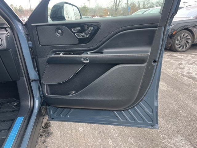 2026 Lincoln Aviator Premiere III AWD | Pano Roof | 360 Camera | HUD