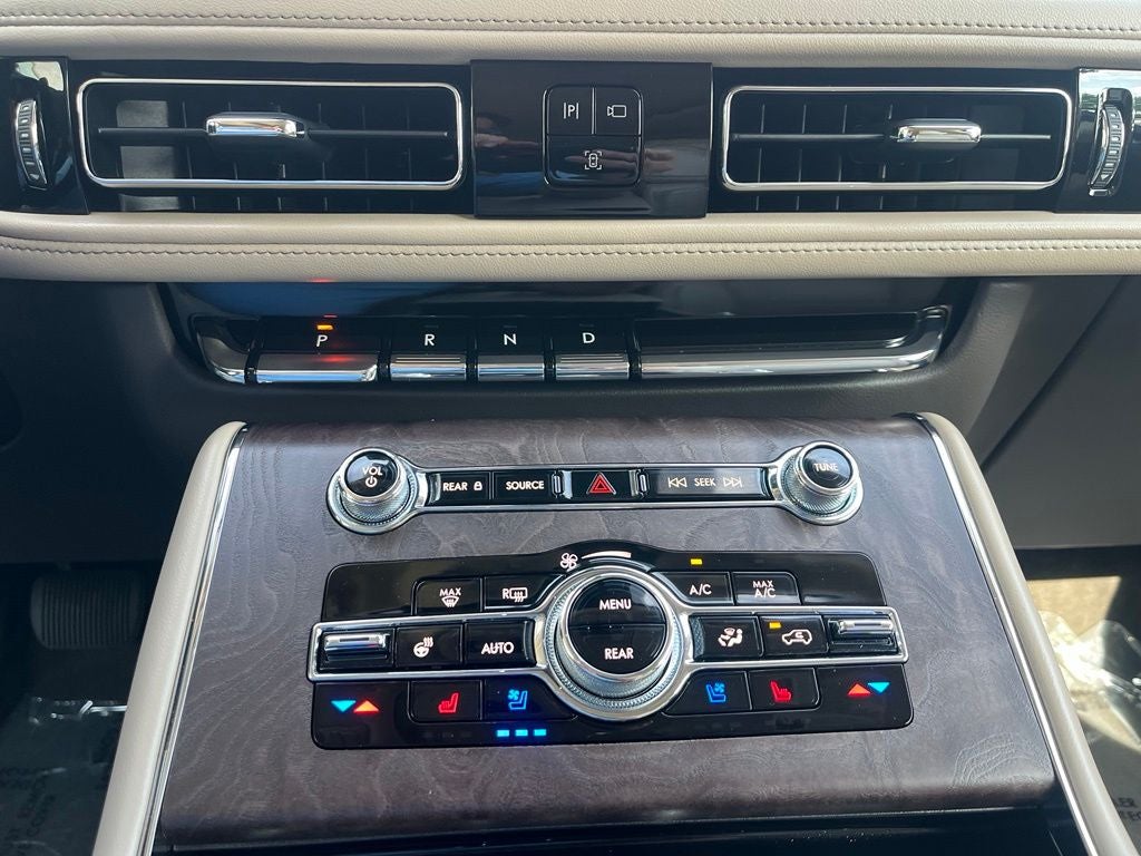 2023 Lincoln Aviator Reserve AWD | Pano Roof | 360 Cam | BLIS | Luxury Pkg