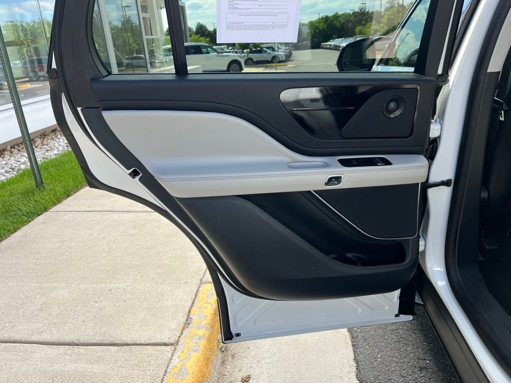 2026 Lincoln Aviator Reserve | Bluecruise | Illumination Pack | Pano Moonroof