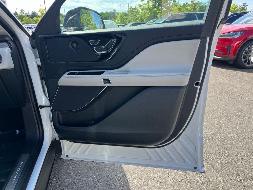 2026 Lincoln Aviator Reserve | Bluecruise | Illumination Pack | Pano Moonroof
