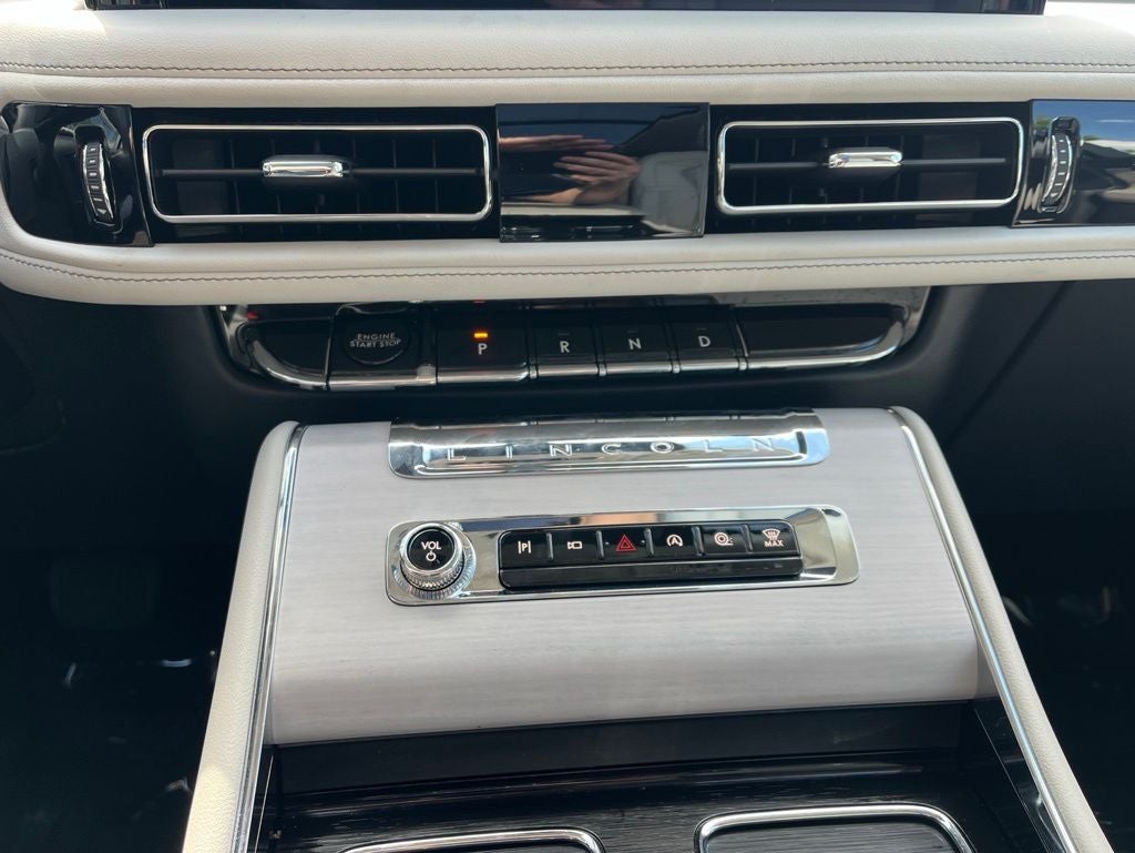2026 Lincoln Aviator Reserve | Bluecruise | Illumination Pack | Pano Moonroof