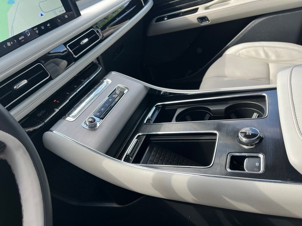 2026 Lincoln Aviator Reserve | Bluecruise | Illumination Pack | Pano Moonroof