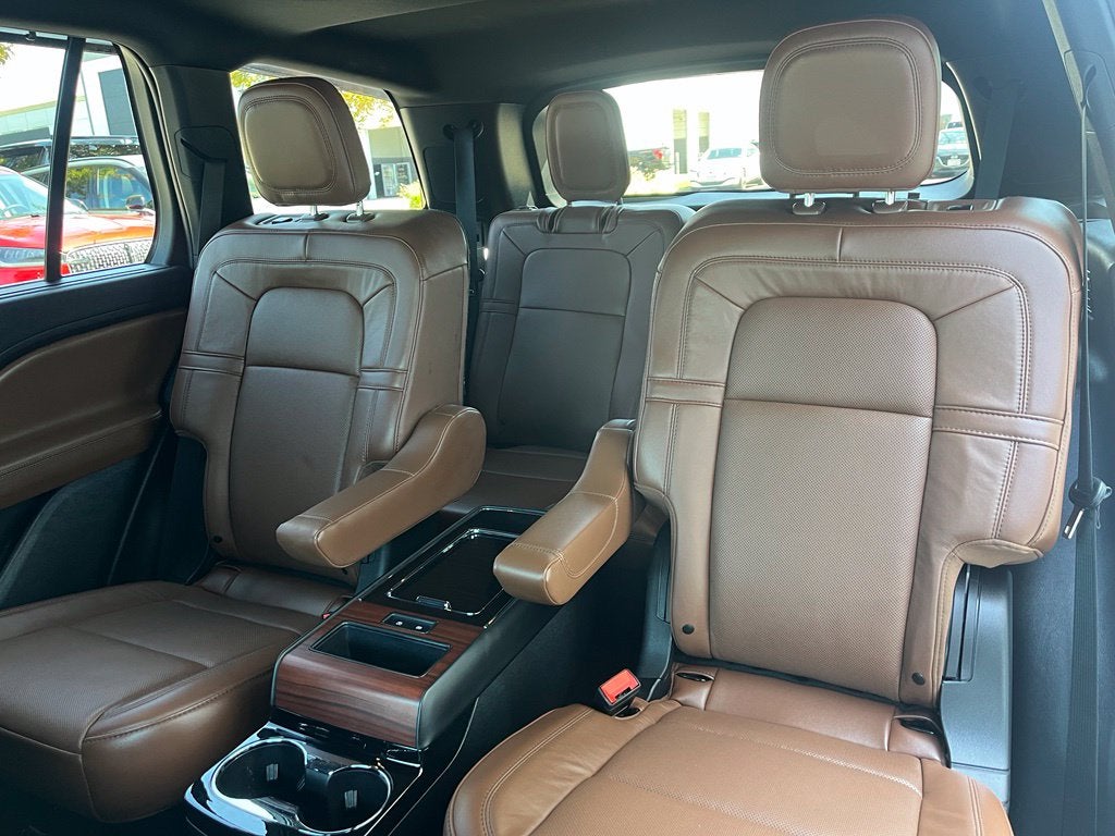 2024 Lincoln Aviator Reserve AWD | Luxury Pkg | Illumination Pkg | Pano Roof