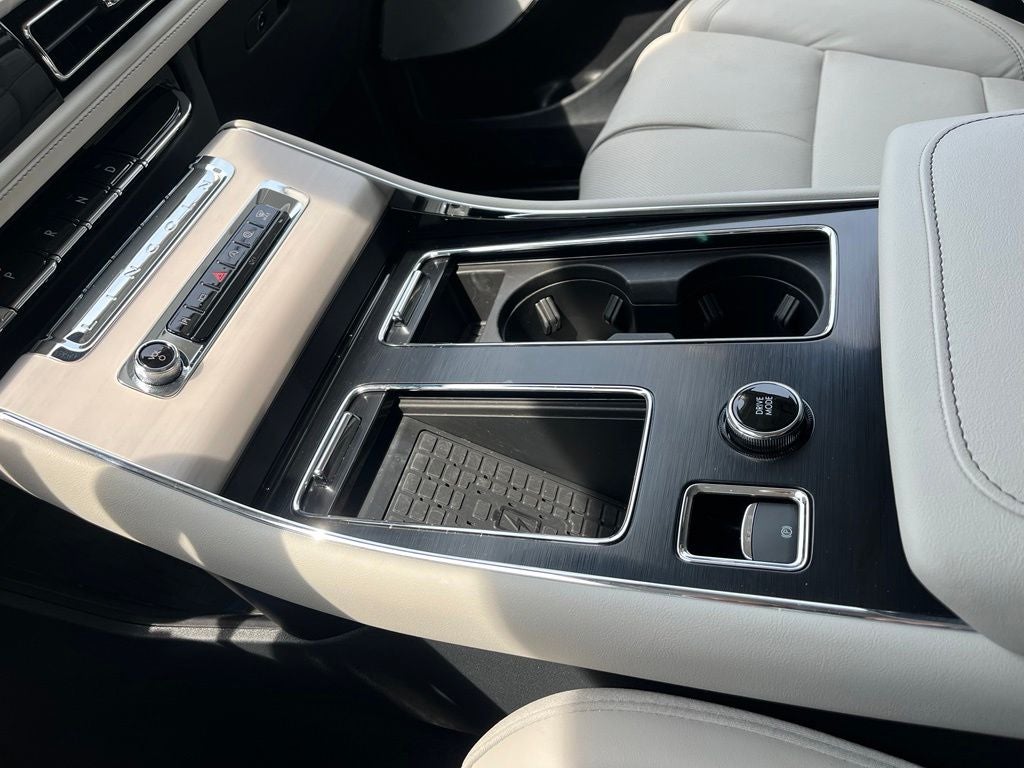 2026 Lincoln Aviator Reserve AWD | Pano Roof | 360 Cam | Luxury Pkg