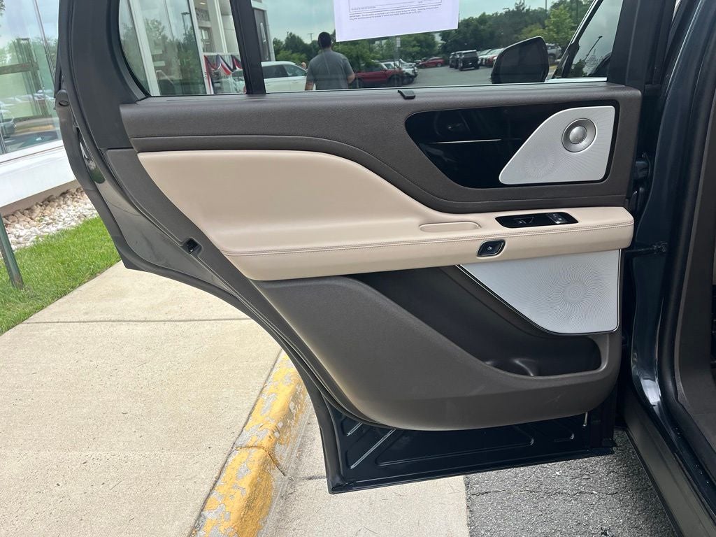 2024 Lincoln Aviator Reserve AWD | Pano Roof | 360 Cam | BLIS | Lux Pkg