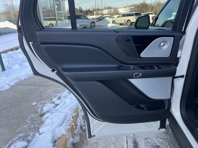 2025 Lincoln Aviator Black Label AWD | Jet Appear Pkg | Pano Roof | 360 Camera