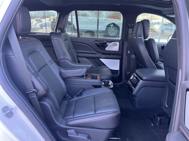 2025 Lincoln Aviator Black Label AWD | Jet Appear Pkg | Pano Roof | 360 Camera