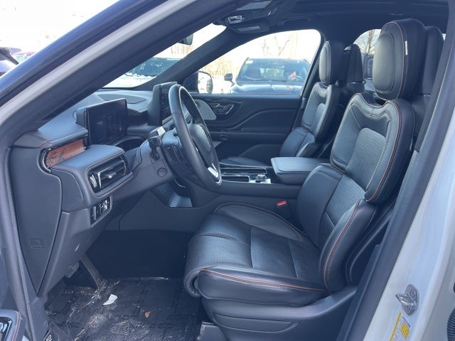 2025 Lincoln Aviator Black Label AWD | Jet Appear Pkg | Pano Roof | 360 Camera