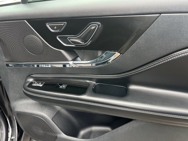 2023 Lincoln Corsair Standard | Heated Seats | BLIS | Adaptive Cruise Control