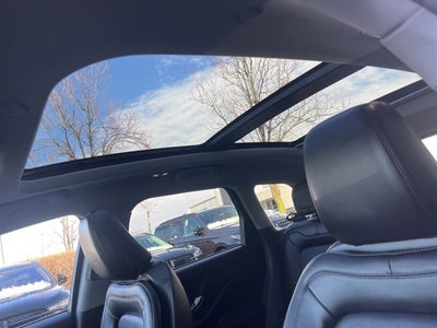 2022 Lincoln Corsair Standard | Elements Pack | Convenience Pack | Pano Moonroof