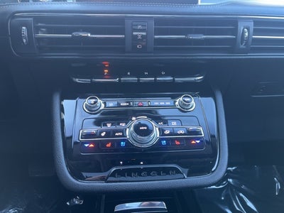 2022 Lincoln Corsair Standard AWD | Nav | Pano Roof | Premium Pkg