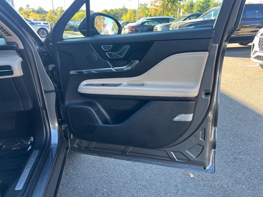 2025 Lincoln Corsair Premiere AWD | BLIS | LKAS | CarPlay/Android