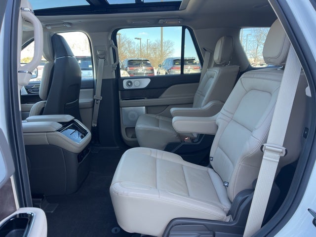 2023 Lincoln Navigator Reserve 4WD | Pano Roof | 360 Camera | Monochromatic Pkg