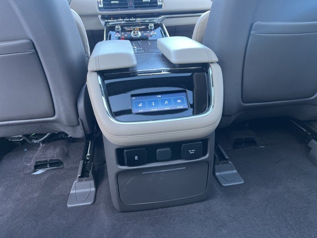 2023 Lincoln Navigator Reserve 4WD | Pano Roof | 360 Camera | Monochromatic Pkg