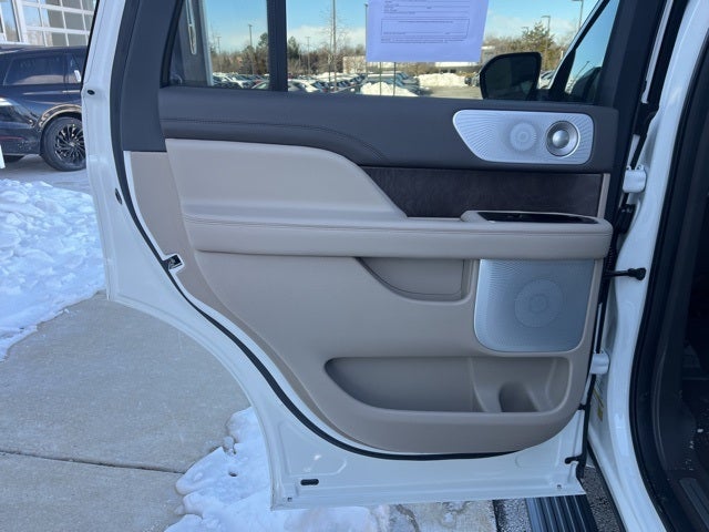 2023 Lincoln Navigator Reserve 4WD | Pano Roof | 360 Camera | Monochromatic Pkg