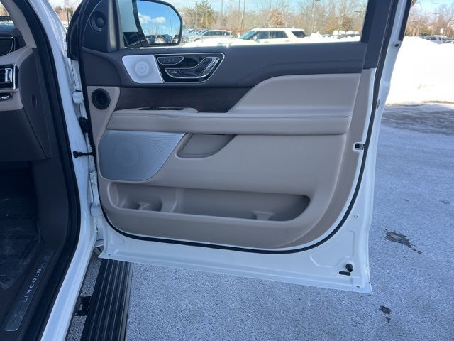 2023 Lincoln Navigator Reserve 4WD | Pano Roof | 360 Camera | Monochromatic Pkg