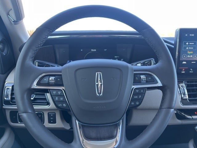 2023 Lincoln Navigator Reserve 4WD | Pano Roof | 360 Camera | Monochromatic Pkg