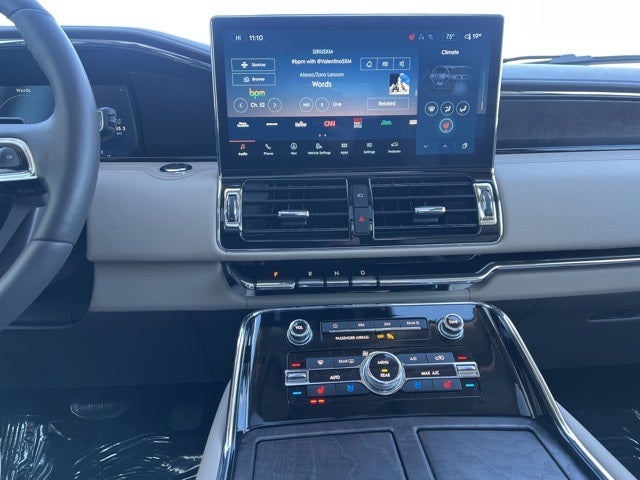 2023 Lincoln Navigator Reserve 4WD | Pano Roof | 360 Camera | Monochromatic Pkg