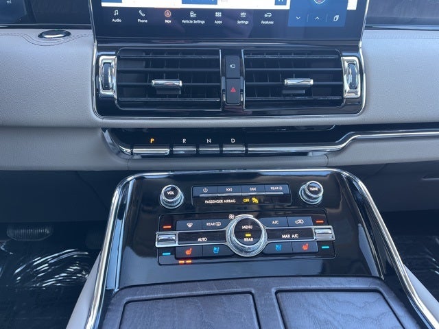 2023 Lincoln Navigator Reserve 4WD | Pano Roof | 360 Camera | Monochromatic Pkg