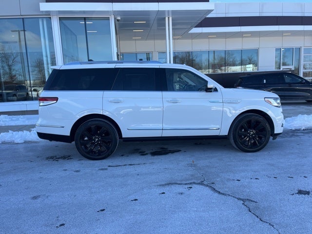 2023 Lincoln Navigator Reserve 4WD | Pano Roof | 360 Camera | Monochromatic Pkg