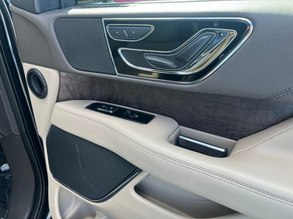 2022 Lincoln Navigator Standard 4WD | Pano Roof | 360 Camera | BLIS