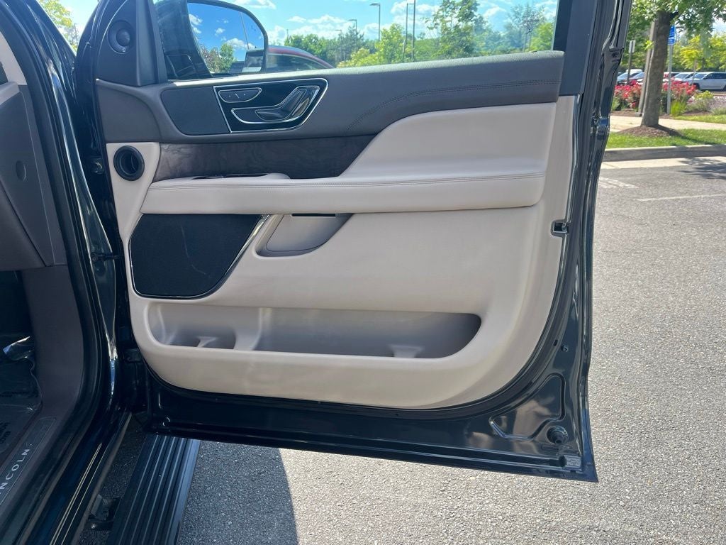 2022 Lincoln Navigator Standard 4WD | Pano Roof | 360 Camera | BLIS