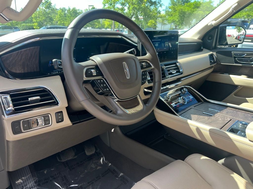 2022 Lincoln Navigator Standard 4WD | Pano Roof | 360 Camera | BLIS