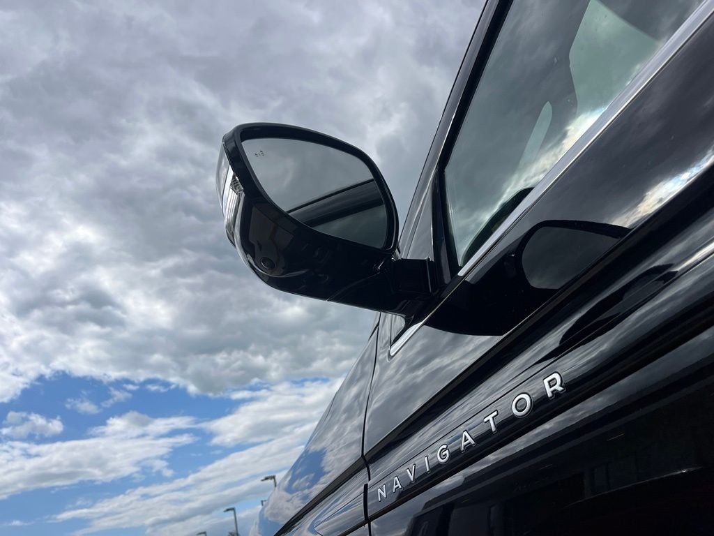 2025 Lincoln Navigator Black Label 4WD | 1 Owner | Pano Roof | BLIS | 360 Cam